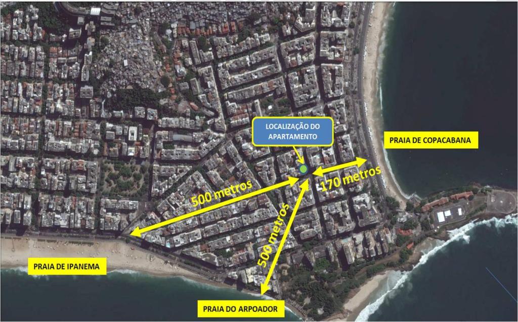 un mapa de una ciudad con edificios y el océano en Copacabana Posto 6 Renovated 2023, en Río de Janeiro