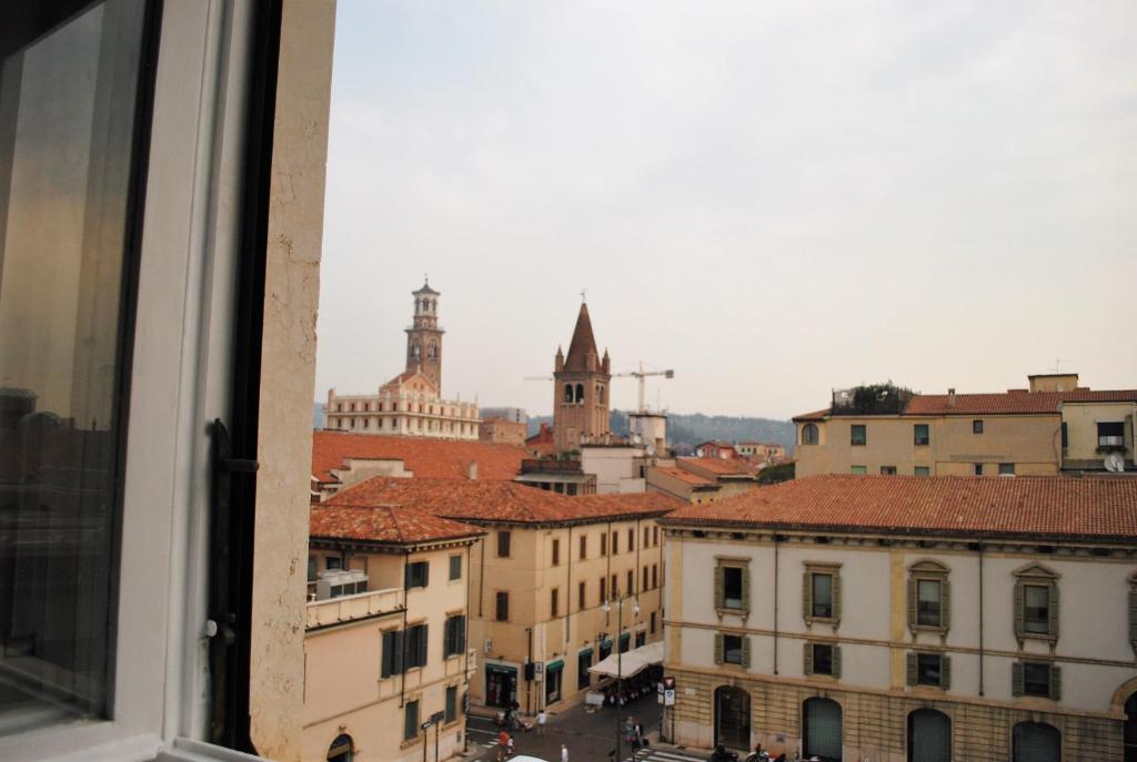 Nespecifikovaný výhled na destinaci Verona nebo výhled na město při pohledu z penzionu