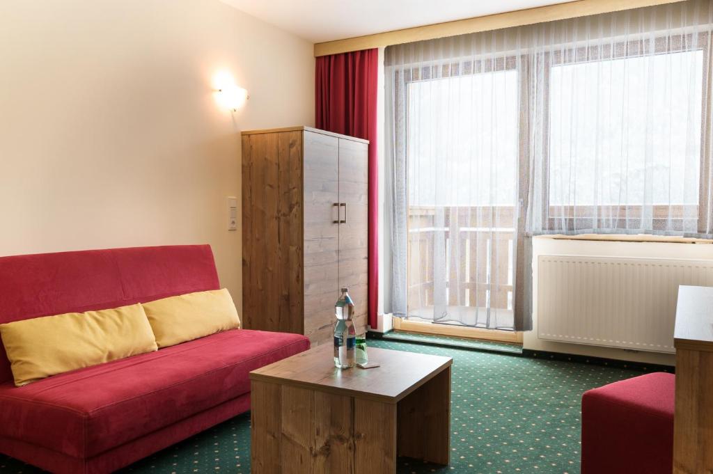 Posezení v ubytování Hotel Waldcafe