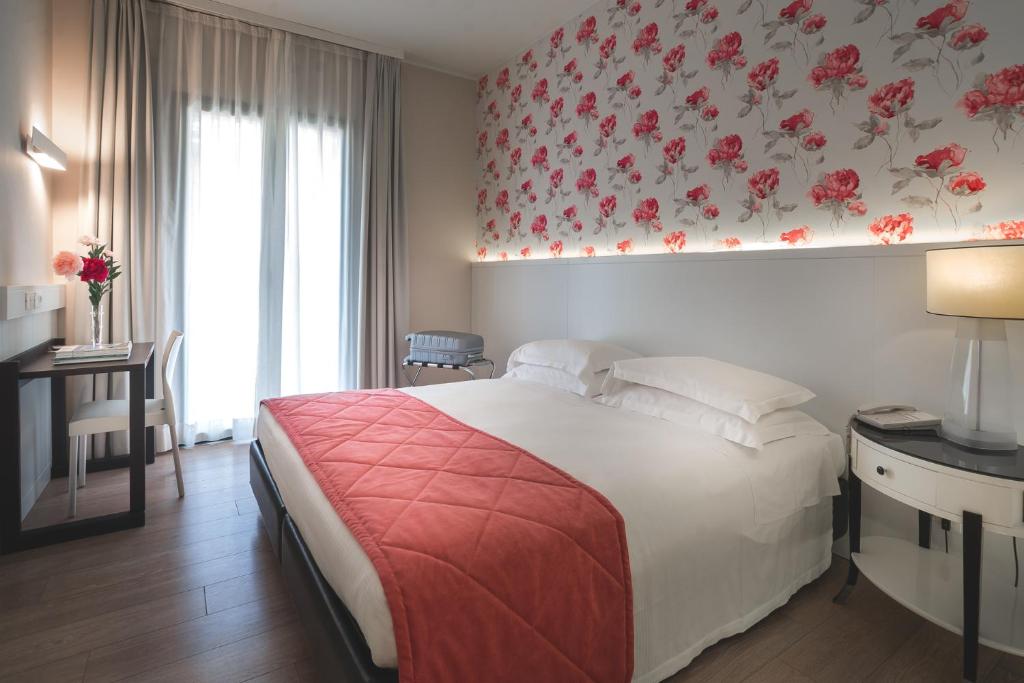 Hotel Villa Rosa Riviera - Resim 17