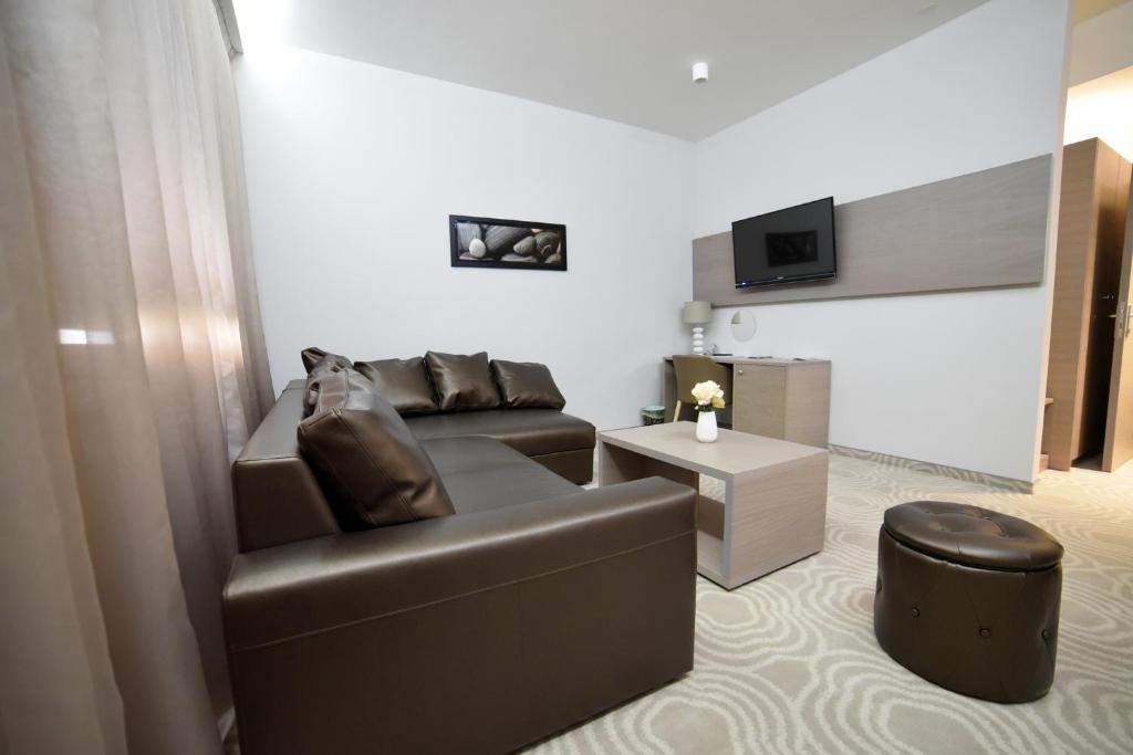 Royal Airport Hotel - 14