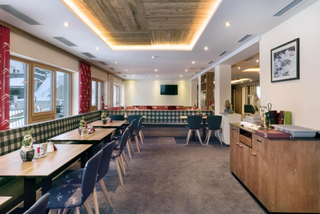 TV a/nebo společenská místnost v ubytování Hotel Waldcafe