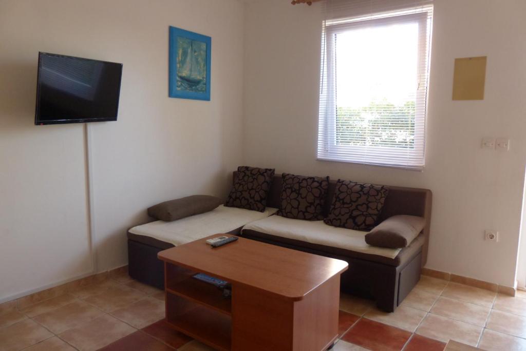 TV a/nebo společenská místnost v ubytování Apartment Petar