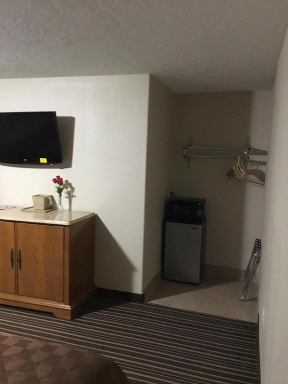 Executive Inn Snyder - 行政大号室有两张大床 - 不吸烟