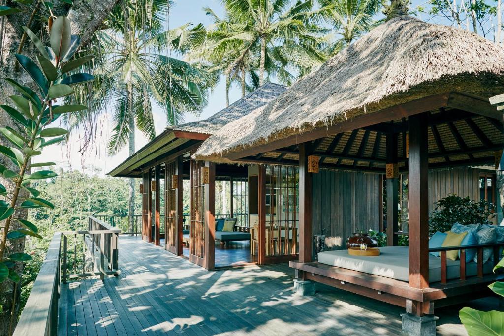 Zahrada ubytování Hoshinoya Bali