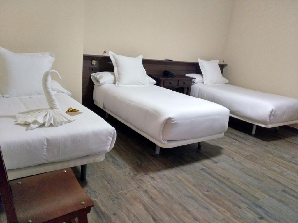 Valle Del Eria Hotel - 三个房间