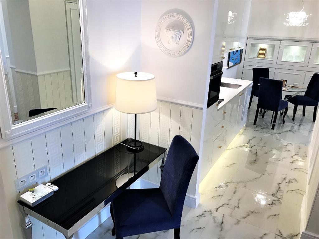 Luxury Apartments MONDRIAN Market Square III