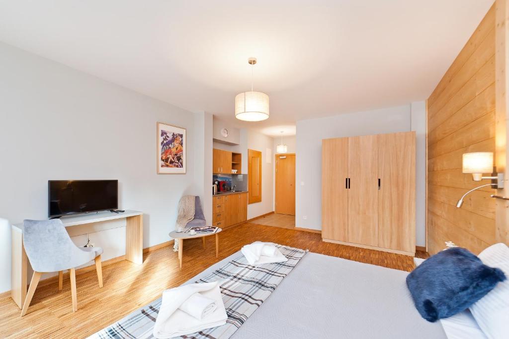 Apartamenty Sun & Snow Resorts Lipki Park z sauną - Studio With Terrace