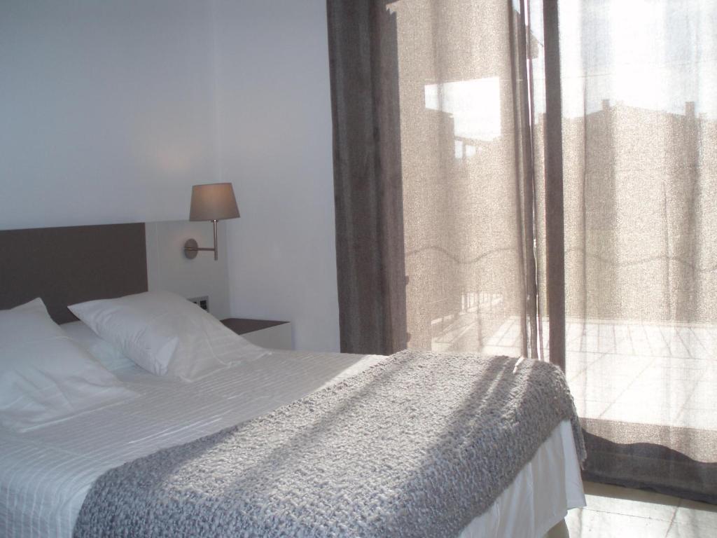 Posteľ alebo postele v izbe v ubytovaní Casa bonmont con vistas al mar piscina y port aventura