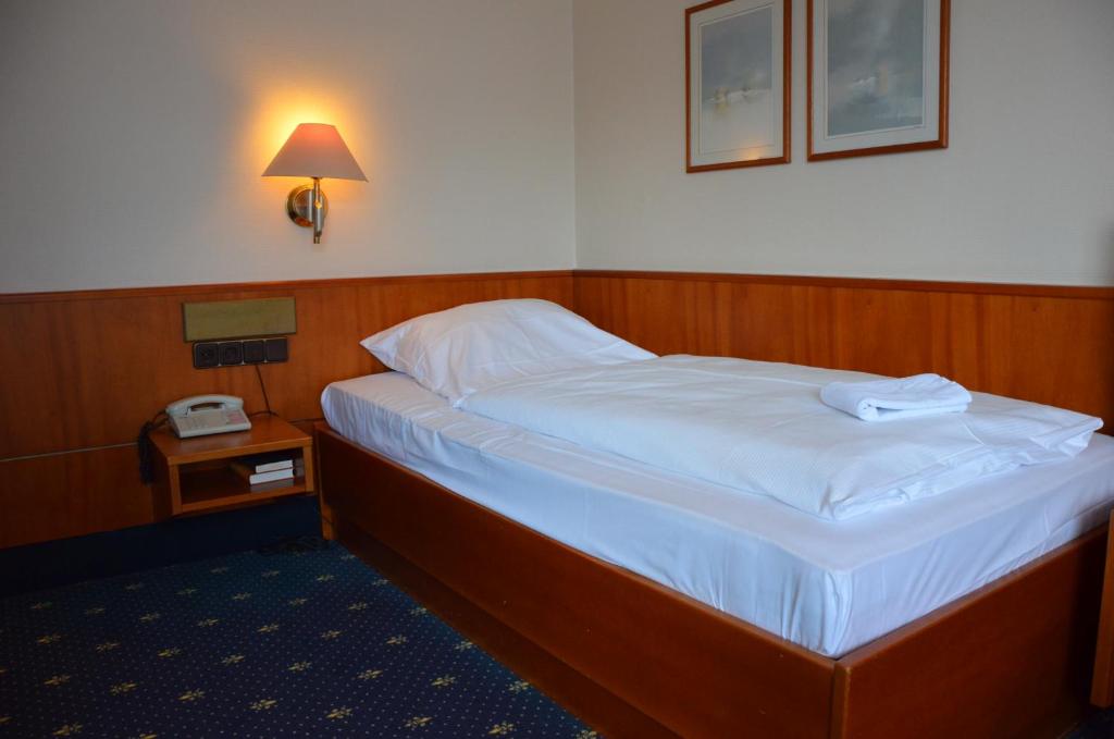 Karaman Group Hotel - Eenpersoonskamer Met Balkon