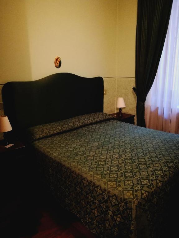 رزرو هتل و هاستل، آن و مری, 09197245266