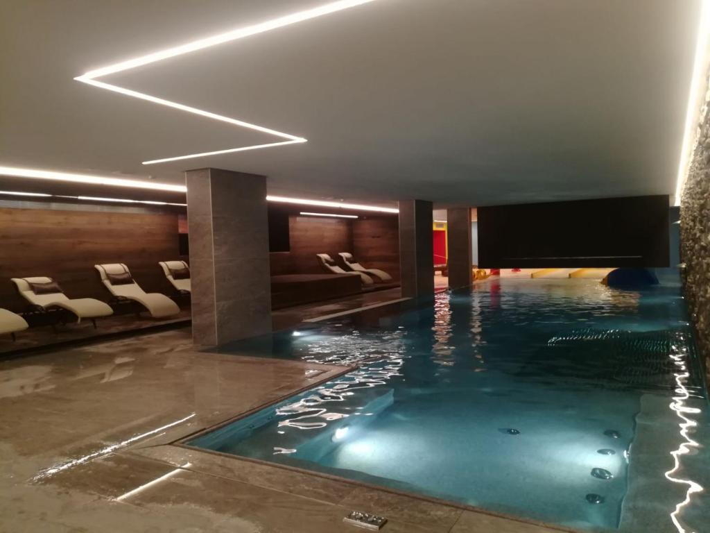 Bazén v ubytování Hotel Touring nebo v jeho okolí