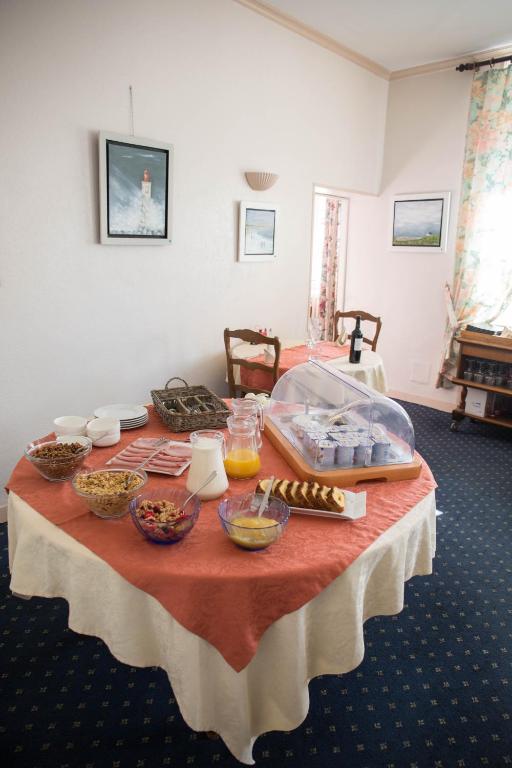 Jídlo v hotelu nebo okolí