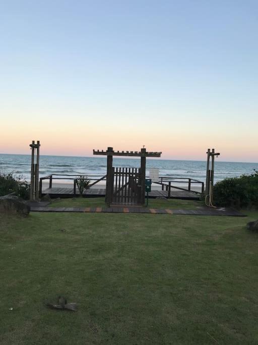  Casa Beira Mar com 5 suites
