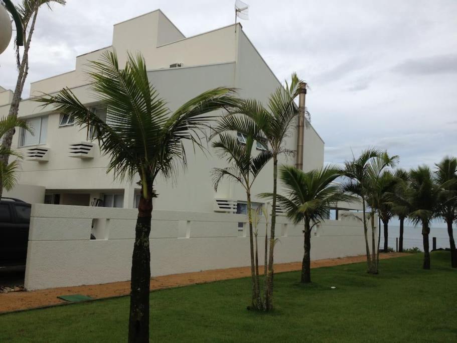  Casa Beira Mar com 5 suites