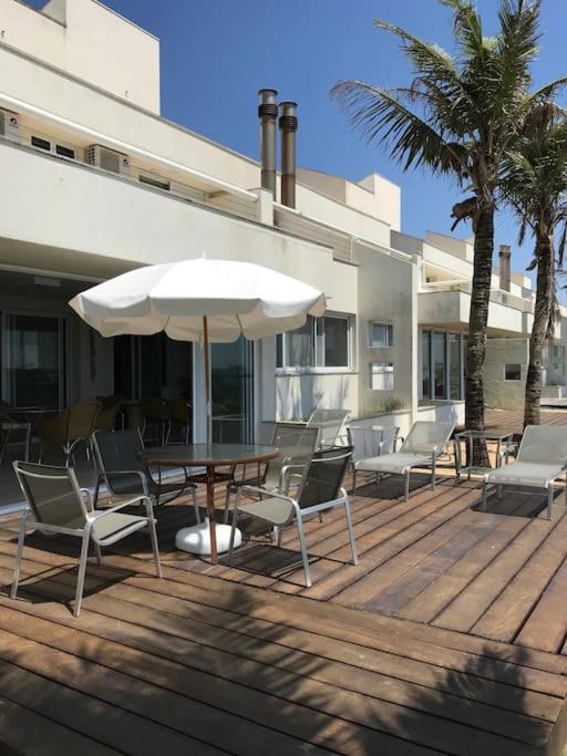  Casa Beira Mar com 5 suites