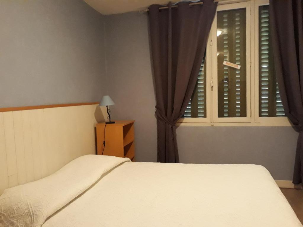 Katil atau katil-katil dalam bilik di La Caravelle