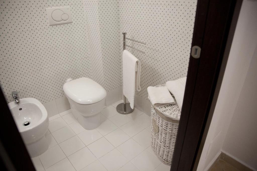 A bathroom at Le Colonne