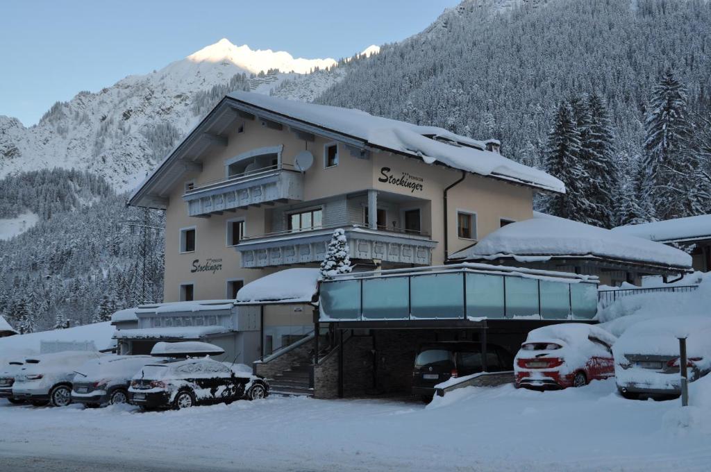Stockingers Guest House v zime