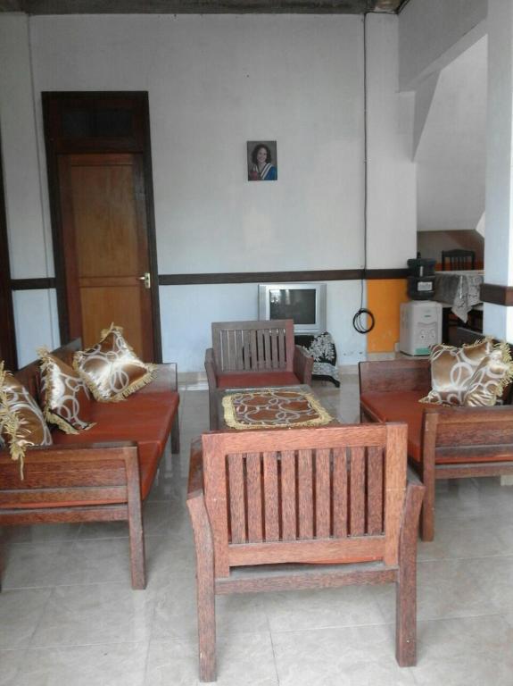 Rumah Mawar Syariah - Double Or Twin Room With Bathroom