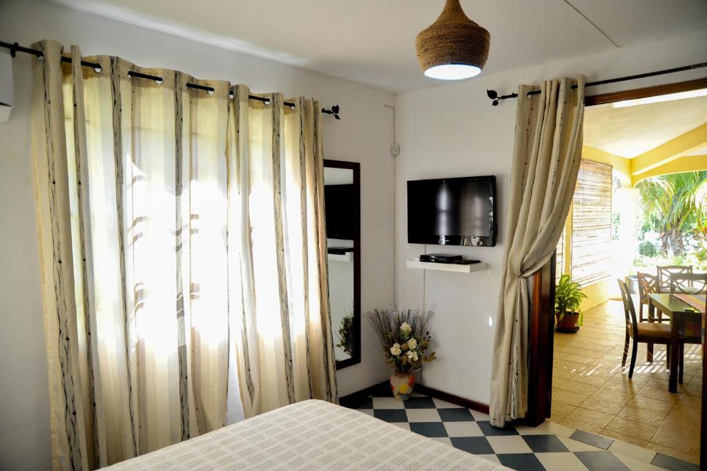 TV a/nebo společenská místnost v ubytování koeuris apartment