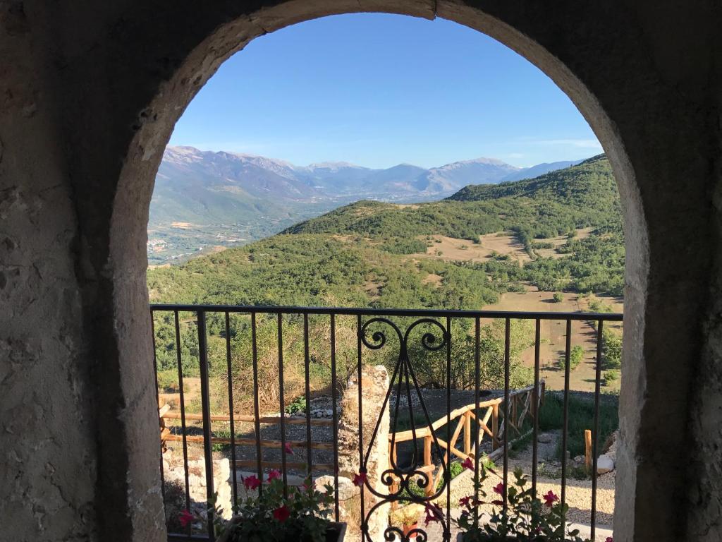 Nespecifikovaný výhled na hory nebo výhled na hory při pohledu z bed and breakfast