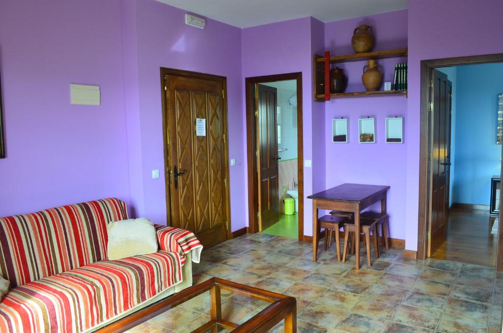 A seating area at apartamentos y habitaciones Quinta La Espadaña apartamentos y habitaciones Quinta la Espadaña