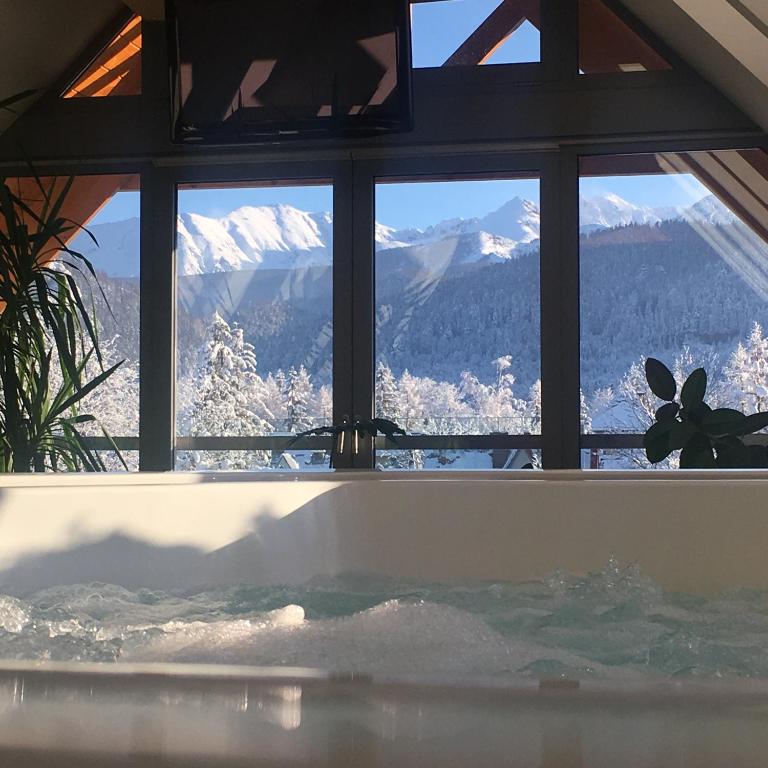 Ein allgemeiner Bergblick oder ein Berglick von des Hotels aus