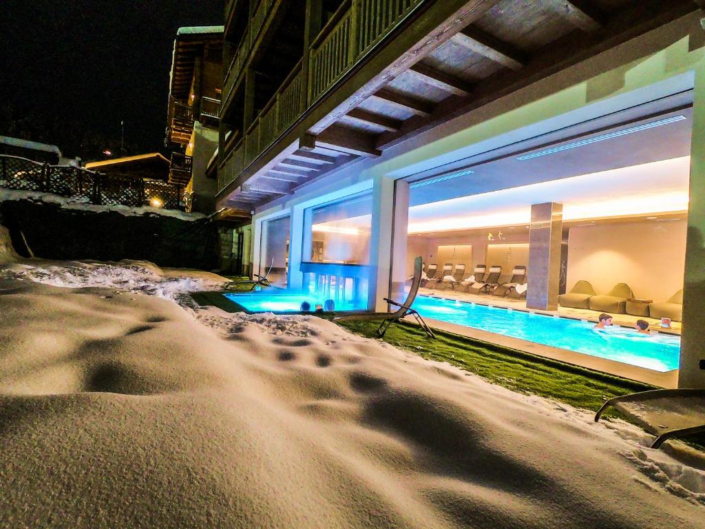 Bazén v ubytování Francesin Active Hotel nebo v jeho okolí