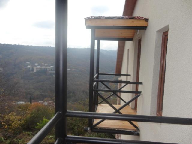 Balkón nebo terasa v ubytování Sighnaghi Hotel Fence Door&Сигнахи Отель Ворота Крепости&სიღნაღი სასტუმრო გალავნის კარი