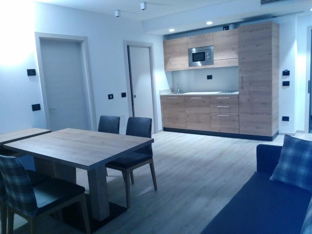 Kuchyň nebo kuchyňský kout v ubytování Hotel Canada
