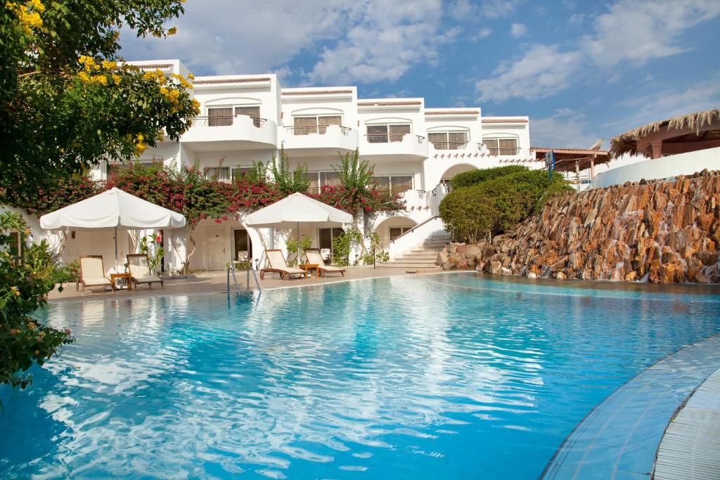 Bazén v ubytování Iberotel Palace - Adults Friendly 16 Years Plus nebo v jeho okolí