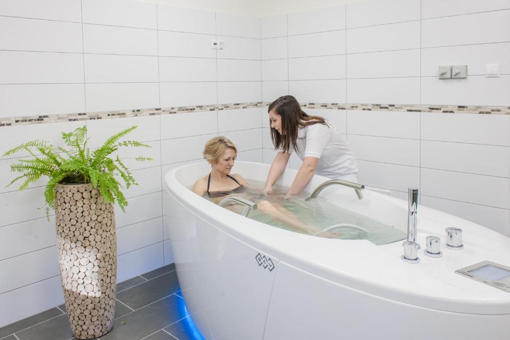 Hostia v ubytovaní Főnix Wellness Resort
