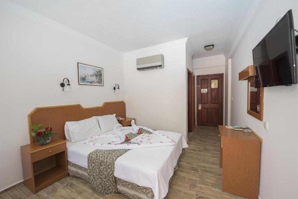 TV a/nebo společenská místnost v ubytování Belcehan Beach