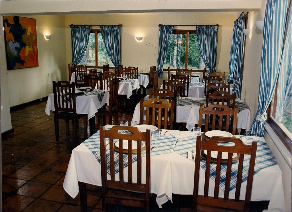  Casa de Temporada Penedo / Serrinha