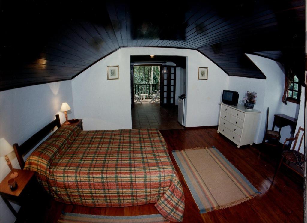  Casa de Temporada Penedo / Serrinha