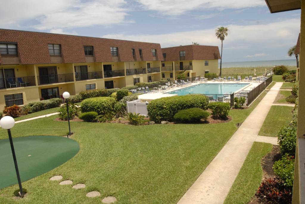 Πισίνα στο ή κοντά στο Cocoa Beach Club