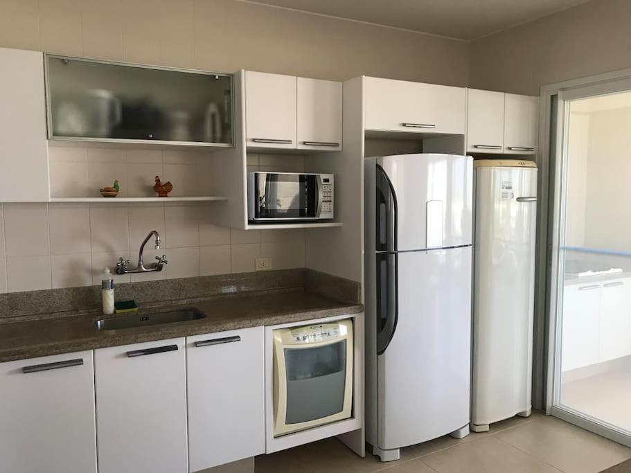  Casa Beira Mar com 5 suites