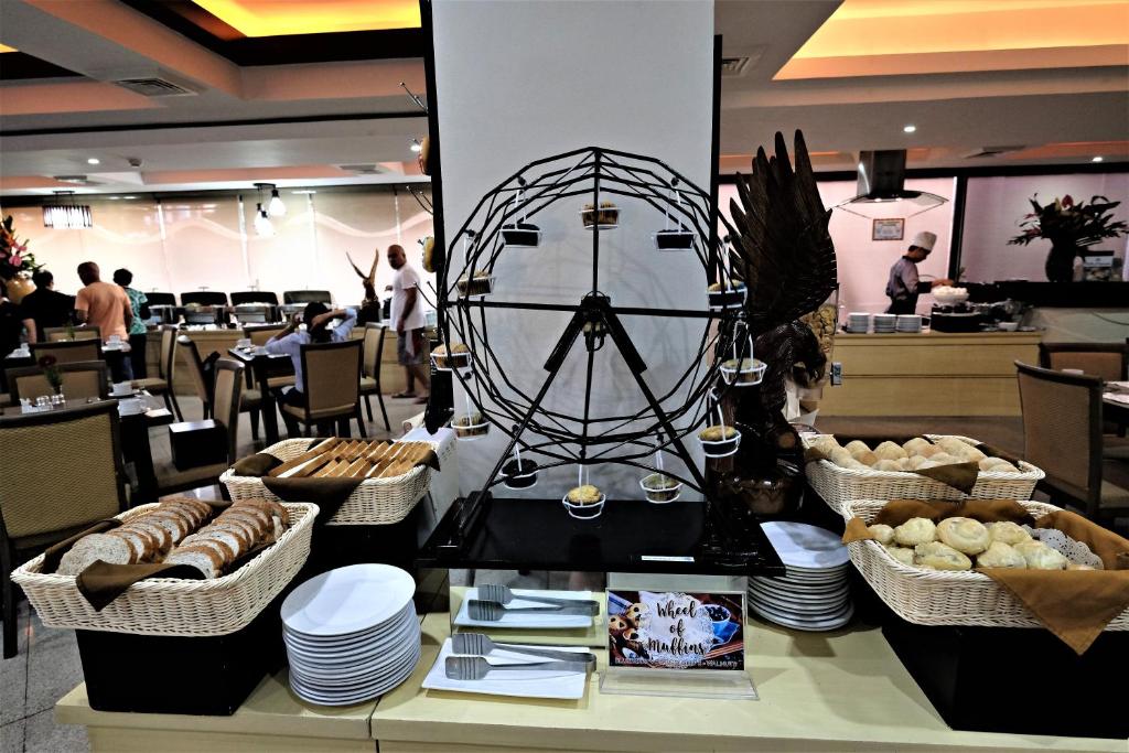 Makanan di atau berdekatan hotel