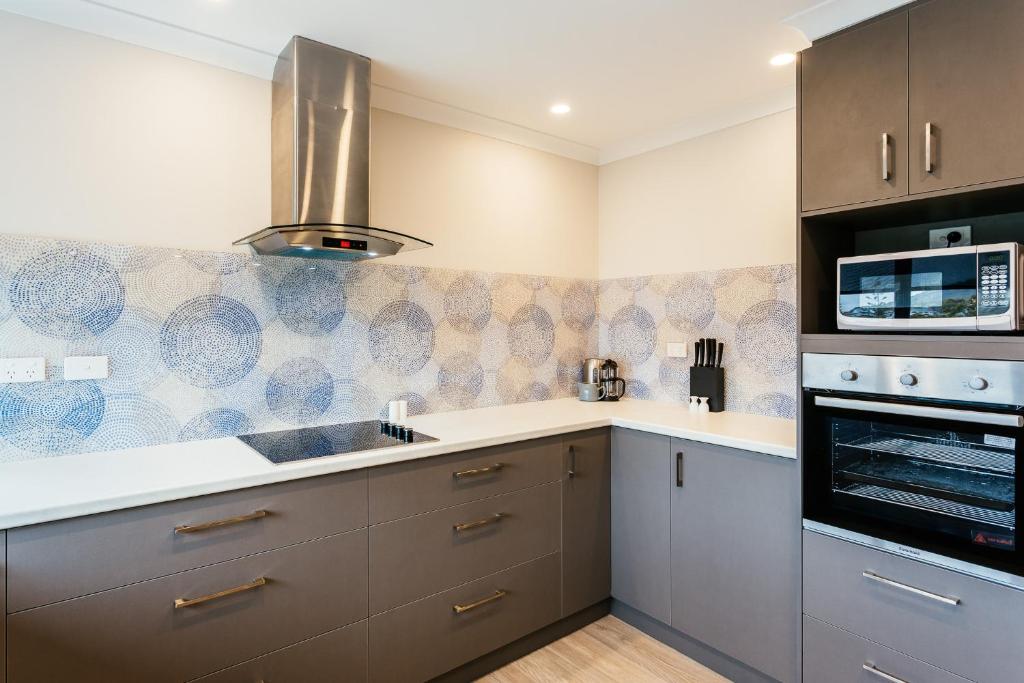 Dolphin Lodge Albany - Self Contained Apartments at Middleton Beach - Superior Two-Bedroom Apartment