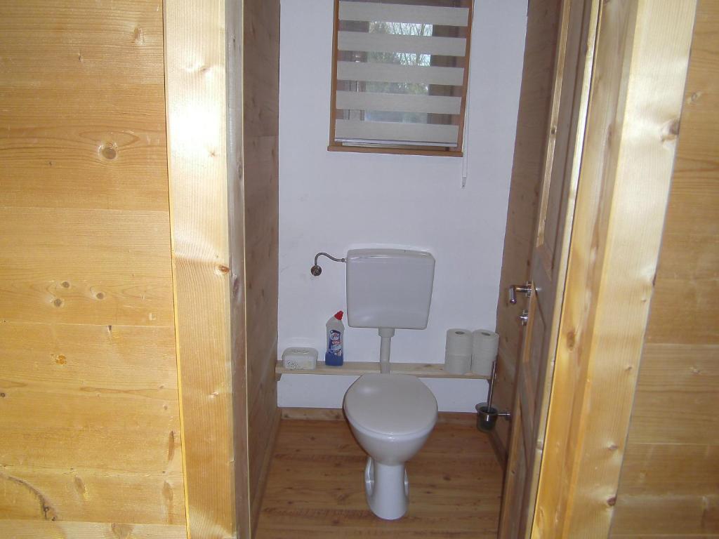 Kúpeľňa v ubytovaní Blockhaus Familie Raidl