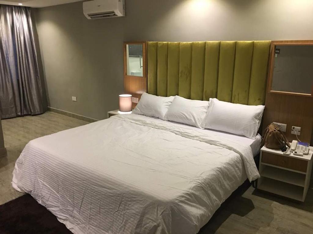 Postel nebo postele na pokoji v ubytování Blackwood Hotels