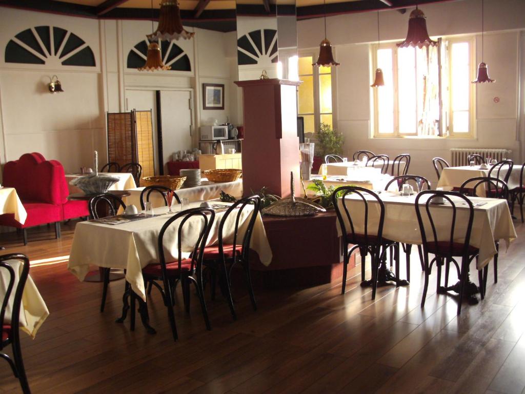 Posezení v ubytování Hotel Bar Restaurant Saint Paul