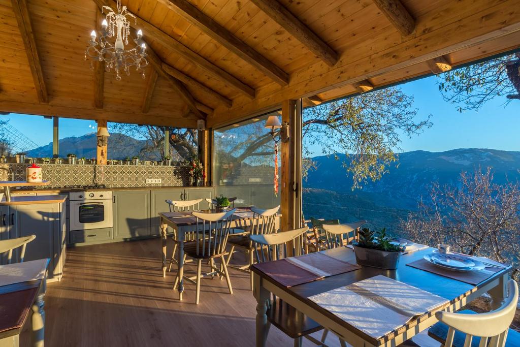 AlmondHouse Suites with Fireplace - ADULTS ONLY - 9