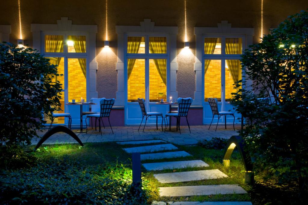 Zahrada ubytování Mamaison Residence Izabella Budapest