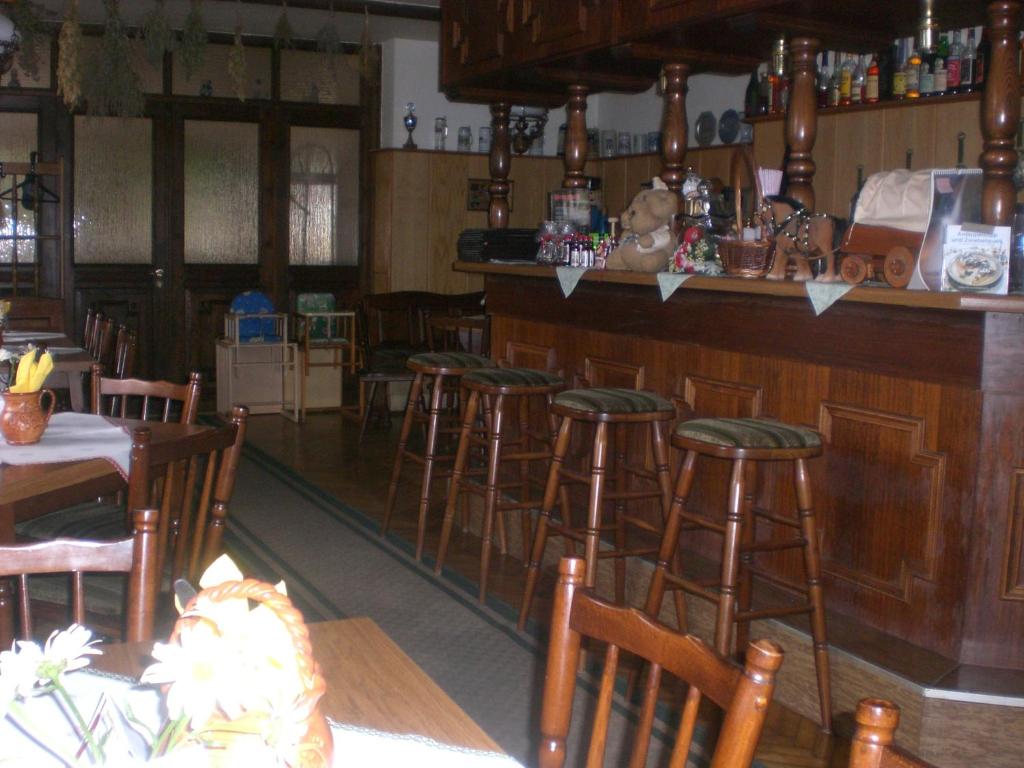 Lounge nebo bar v ubytování Hotel Gasthof zur Linde