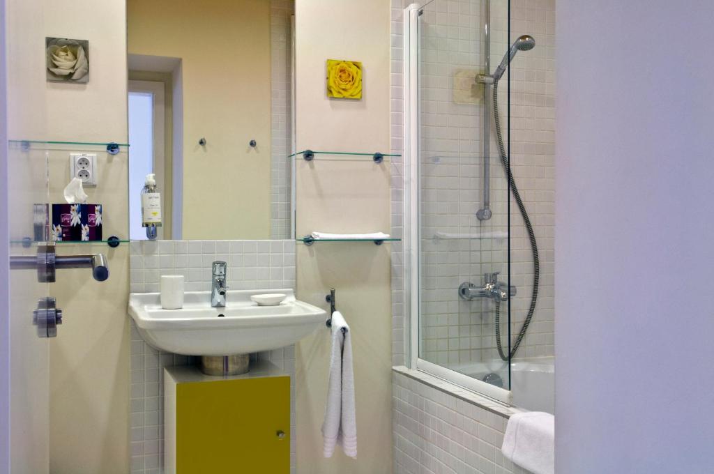 Mamaison Residence Sulekova Bratislava - Resim 42