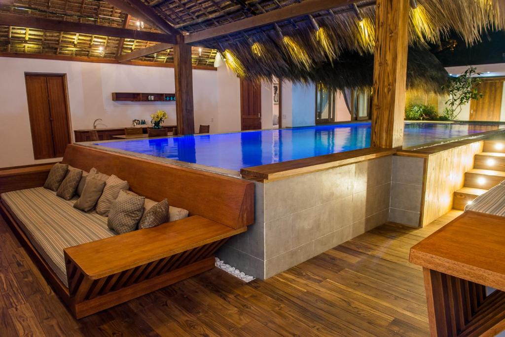 Biệt Thự 2 Phòng Ngủ Với Hồ Bơi Riêng