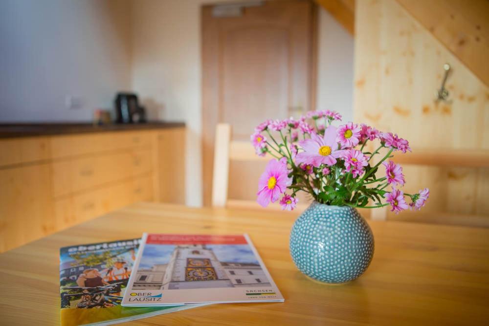 Fotografie z fotogalerie ubytování Pension Raupennest mit Blockhaussauna v destinaci Budyšín