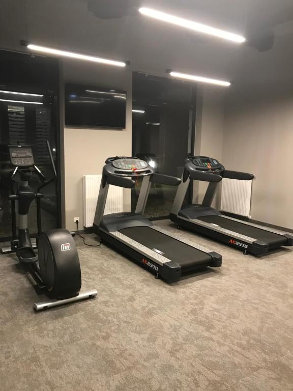 Posilňovňa alebo fitness centrum v ubytovaní Apartament „Nova Polana” Kołobrzeg Polanki Park